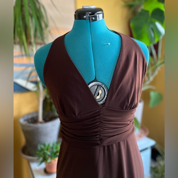 Flattering form fitting dress by Speechless - Picture 2 of 7